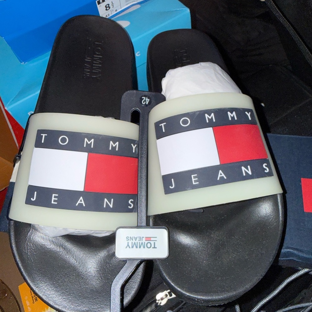 Tommy Hilfiger Navy and Red Branded Shoe Box